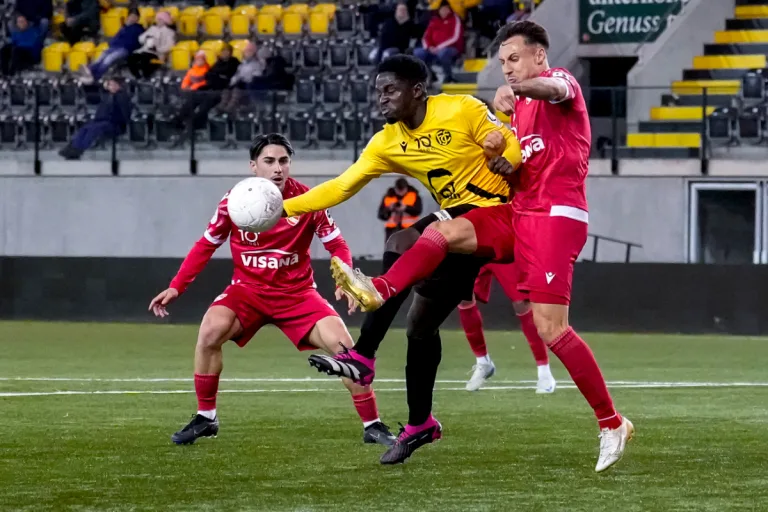 Knappe Niederlage gegen den Leader